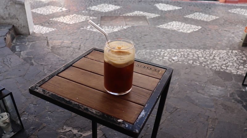 Nueve 25 Espressos y filtrados