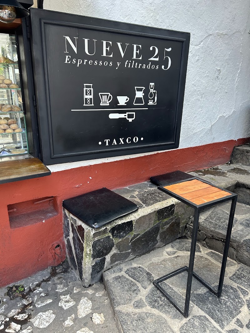 Nueve 25 Espressos y filtrados