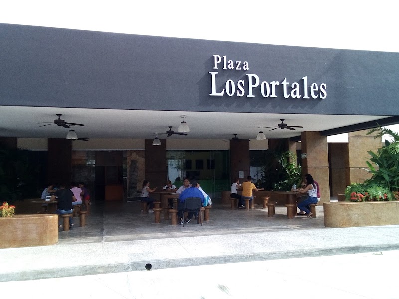 Plaza Los Portales
