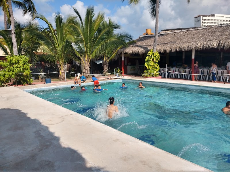 Charlies Ixtapa Restaurant Discoteq Y Club De Playa
