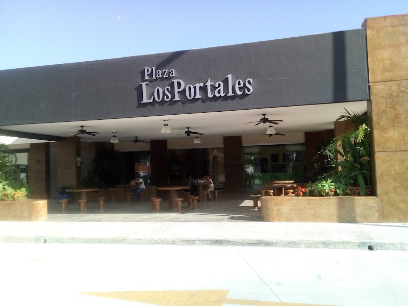 Plaza Los Portales