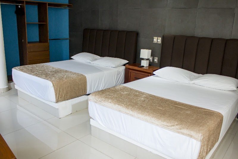 La Loma Suites