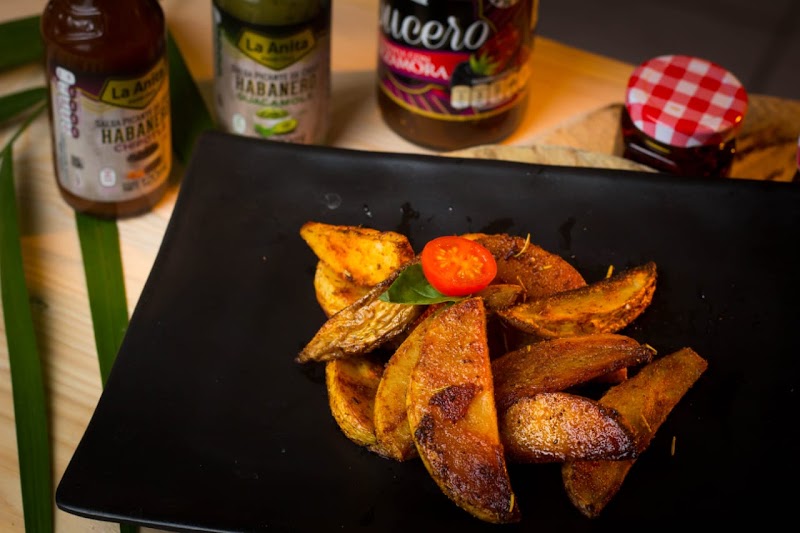 MAKONDO Food and Drinks