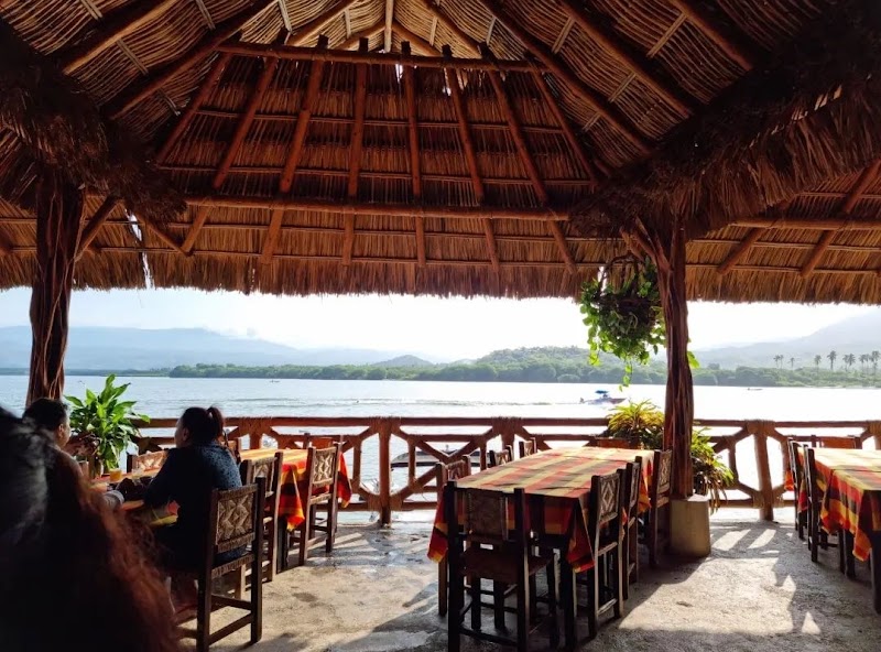 Restaurante y Club de ski, Tres Marías (Laguna)