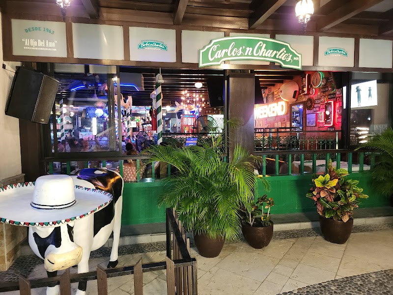 Carlos n' Charlie's Acapulco