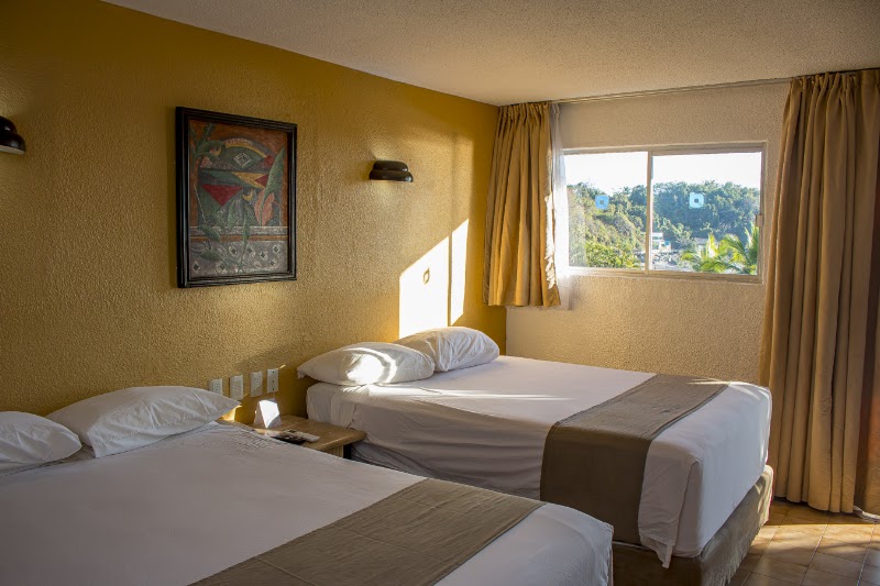 Qualton Club Ixtapa