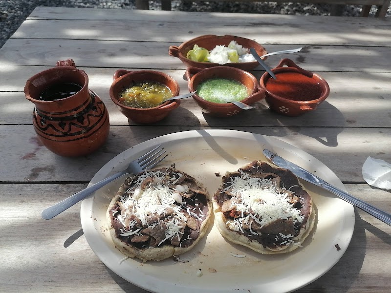 LA ANTIGUA RESTAURANT & ARTESANIAS