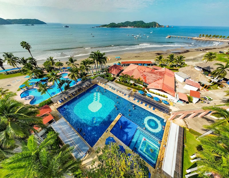 Qualton Club Ixtapa