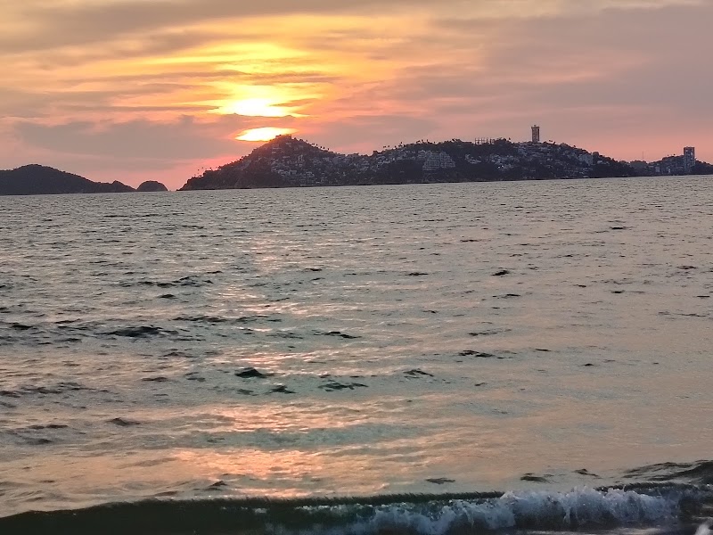 ENTRADA AMAREA (playa Icacos)
