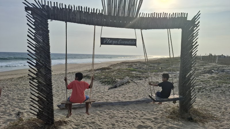 Playa Encantada Restaurante y Bar