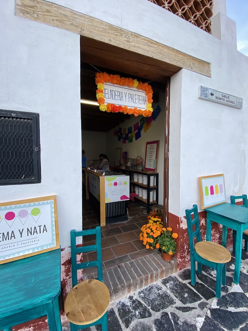 CREMA Y NATA, Heladería Tradicional