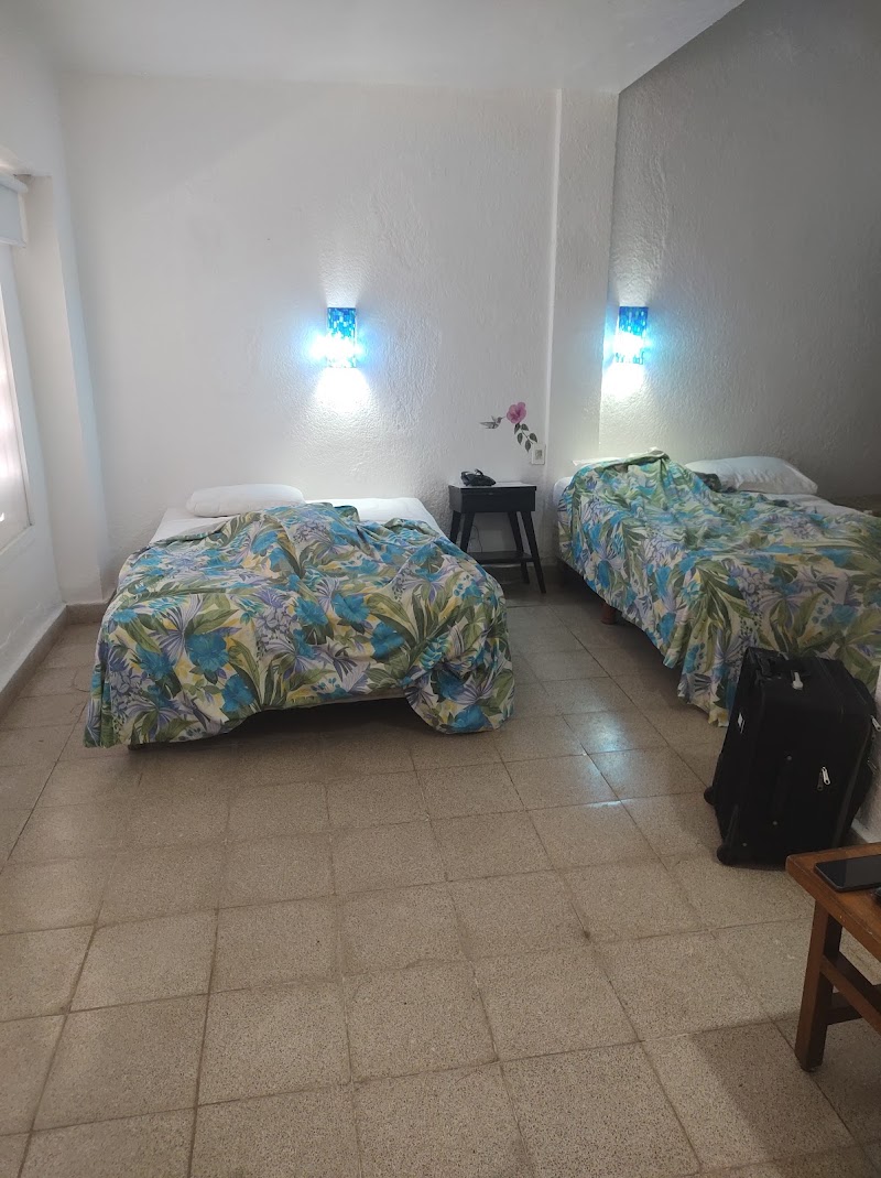 Los Flamingos Hotel